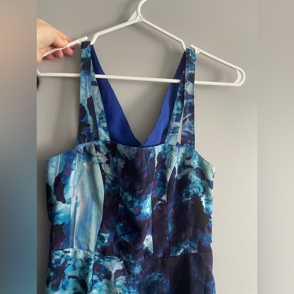 LAST CHANCE Urban Outfitters abstract print cut-out dress size 0 - Picture 7 of 9